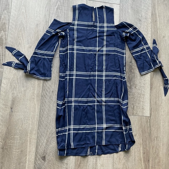 A Pea in the Pod Maternity Cold Shoulder Dress - Picture 3 of 5